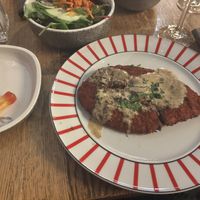 Nu meerdere vegan opties op de kaart! Ik nam de wortel schnitzel, heerlijk!  at Hotel New York in Rotterdam