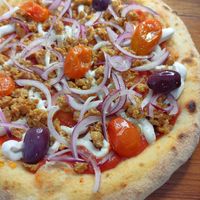 Pizza de atum vegana at Casa Dali Pizzas in Londrina