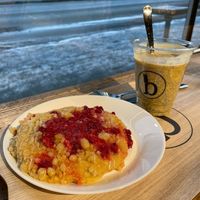 Chai pudding and fruit crumble at Backstube Tromsoe in Tromsoe