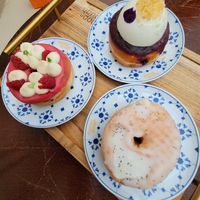 Absolutely delicious donuts. The raspberry was our favorite at Scoop 'n Dough in Cascais