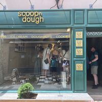 Storefront   at Scoop 'n Dough in Cascais
