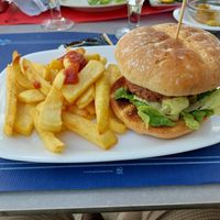 Beyong burger w/ french fries at El Bodegón de la Aurora in Almeria