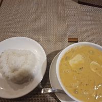Full plate with rice at Anna's Restaurant in Koh Phi Phi