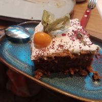 Vegan carrot cake at Verde in Trondheim