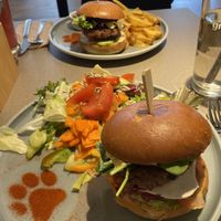 Beyond Burger (oben) & Gatto Burger (unten) 🌱  at Katzentempel - Bochum in Bochum