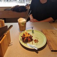 Eiscafe & Erdnuss-Schokodessert at Katzentempel - Bochum in Bochum