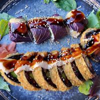 Vegan checken rolls + King trumpet rolls at Iro Izakaya Vegan in Berlin