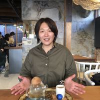Lady who cultivated an organic Japanese vetiver in Hoshino village, Fukuoka   at Fune Ethical Lifestyle in Kyoto