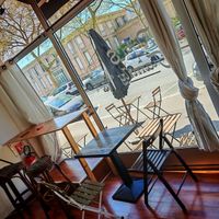 Inside at Popi's Family in Le Havre