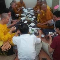 My friends anh monks have lunch at An Phúc   at An Phuc in Hanoi