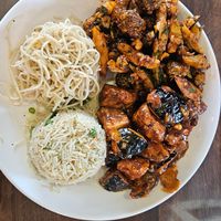 Combo de comida chinesa vegana at The Tattoo Cafe and Lounge in Jaipur