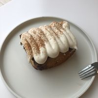 Cinnamon bun  at To Live For in Vancouver