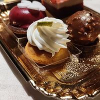 Pasticcini con frolla e con mousse molto buone at Pasticceria Verona 1974 in Vicenza