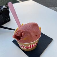 Strawberry & mango 🥭🍓  at Hi Cream in Tarragona