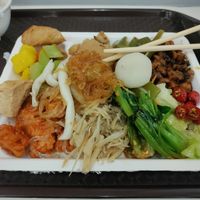 Lots to choose from! at Nationwide Healthy Vegetarian - 全國健康素食 - 中山錦興 in Taipei