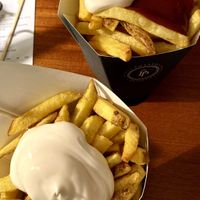 Mayonnaise is vegan, curry sauce is NOT vegan  at Potato Project in Lisbon