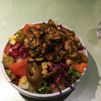 Chimischnurrisalat mit plant based Chicken at Katzentempel - Hannover in Hannover