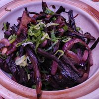 Teebaumpilze mit Zwiebeln at Do De Li 多得利 in Berlin