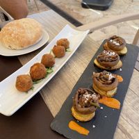 Croquetas y champiñones  at O Rincon Do Mis in Foz