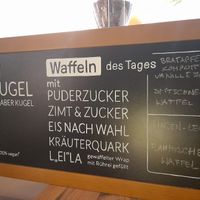 Waffelangebot at Bumblebee Cafe in Kandel
