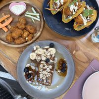 French Toast, Tacos und Califlower  at Flora Vegan Cafe in Tamarindo