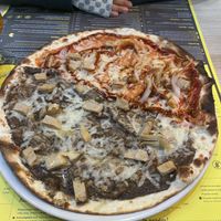 Bbq and black truffle pizzaa  at El Petit Obrador in Girona