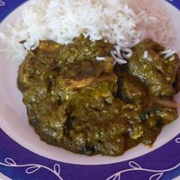 Palak tofu and basmati rice is vegan bliss at Roti - Indian Vegetarian Kitchen in Madrid