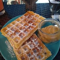 Waffel mit Karamell-Salz Eis at Café Allerlei in Trier