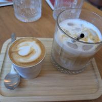 Iced cappuccino and cortado with oatmilk at KŸNO in Brno