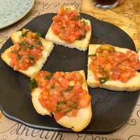Bruschetta de tomate #Veganuary at La Fabbriča  in Cordoba