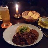Sojageschneltszes mit pilz-rahm, Bulgur hatte grünpfeffer das war sehr sehr guht. Auch rosépeppar. und Vaust hausgebräutes pils!! at Vaust Braugaststatte in Berlin
