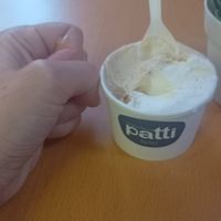 2 flavours at 21 500 COP and the portion is smaller than my fist 🥴😂 at Patti Gelateria Laureles in Medellin