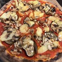 Eggplant, mushroom and potato pizza (omit cheese)  at Raj's Spanish Café in Kolkata