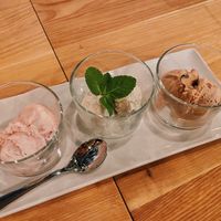 Ice cream flight - raspberry cheesecake, vanilla, chocolate hazelnut  at Virtuous Pie in Cologne