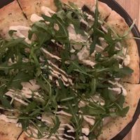 Pizza mit getrüffelten Pilzen, feiner Geschmack   at Virtuous Pie in Cologne