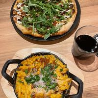 Pizza Pesto CBR & Mac&Cheese  at Virtuous Pie in Cologne