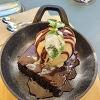 Brownie with ice cream at Virtuous Pie in Cologne