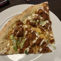 Blumenkohl Wings Pizza  at Virtuous Pie in Cologne