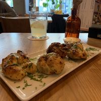 GARLIC KNOTS 📸 @tomatenkind  at Virtuous Pie in Cologne