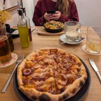 Truffle Mac And Cheese / Hawaiian Summer Pizza at Virtuous Pie in Cologne