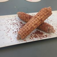 Summer Features (2024): Tiramisu cannoli at Virtuous Pie in Cologne