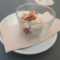 Vanilla ice cream at Virtuous Pie in Cologne