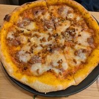 Sweet Mary Jane pizza at Virtuous Pie in Cologne
