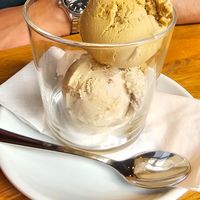 Pistache en pecan maple ijs at Virtuous Pie in Cologne