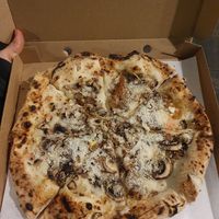Pizza funghi (13€) at El Vato Loco in Barcelona