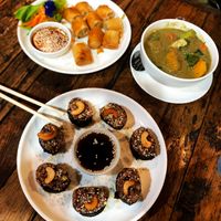 Seaweed rolls, deep fried rolls and massaman curry at La Carotte Qui Rit in Surat Thani