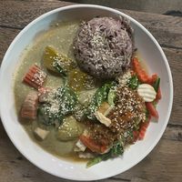 Green Curry Fried Rice with Tofu and Vegetables  at La Carotte Qui Rit in Surat Thani