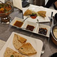 Verschiedene Gerichte mit Dips at Himalaya Indische Spezialitäten in Mayen