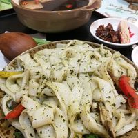 flat rice noodles with herbal soup at Puyu Hakka Leicha - 璞鈺擂茶  in Hsinchu