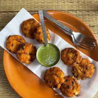 Vegetable pakota   at Shankara Vegis in Agra